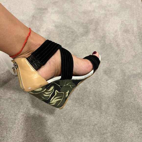 Black Suede Strap Wedge Sandals – size US 7 - Picture 6 of 11